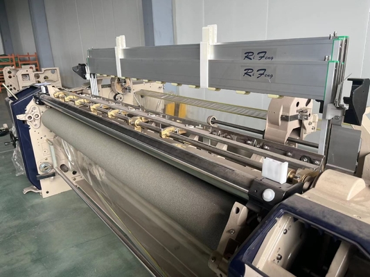 Zwykły zrzucanie Shuttleless Power Loom Maszyna do tkania strumieniem wody Tekstylia 230 cm