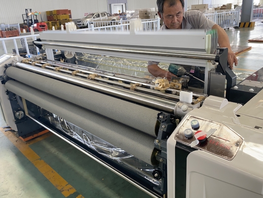 Podwójna dysza Elektroniczna maszyna do tkania Dobby Loom 210 cm Mechaniczna maszyna do tkania strumieniem wody